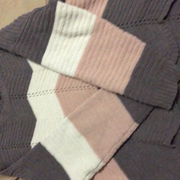 Knitted sweater - Picture 2 of 3